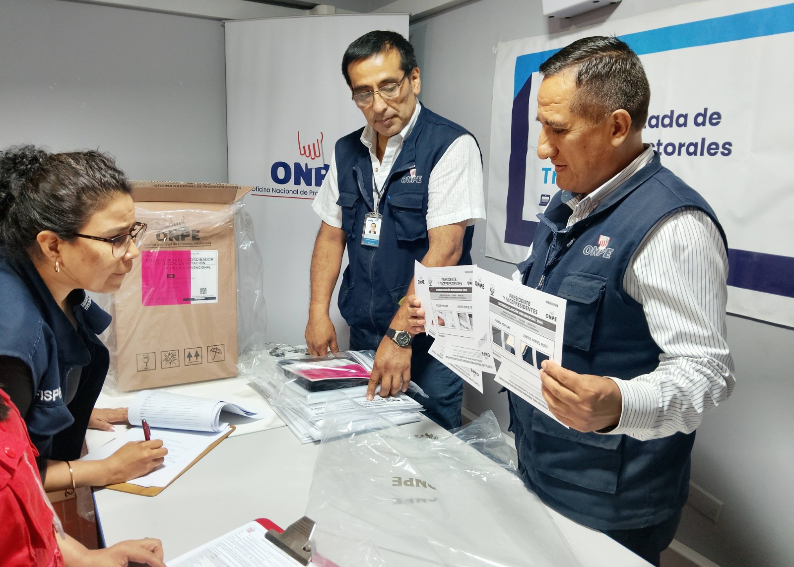 Verifican material electoral para la Segunda Elección Presidencial