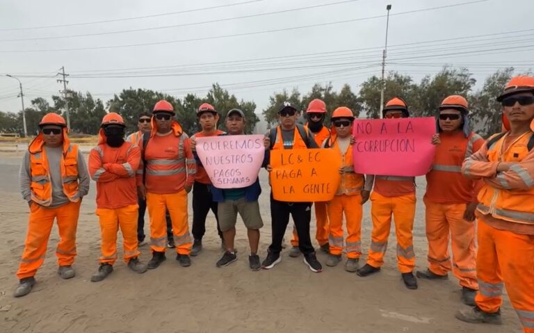 Trabajadores de obra vial Huanchaco-Trujillo denuncian que empresa no les paga hace meses