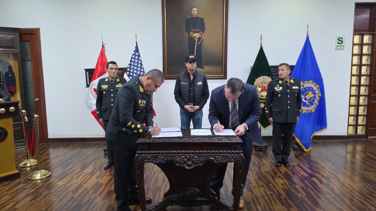 ¿Dará resultado? FBI firma acuerdo con PNP para luchar contra el crimen organizado