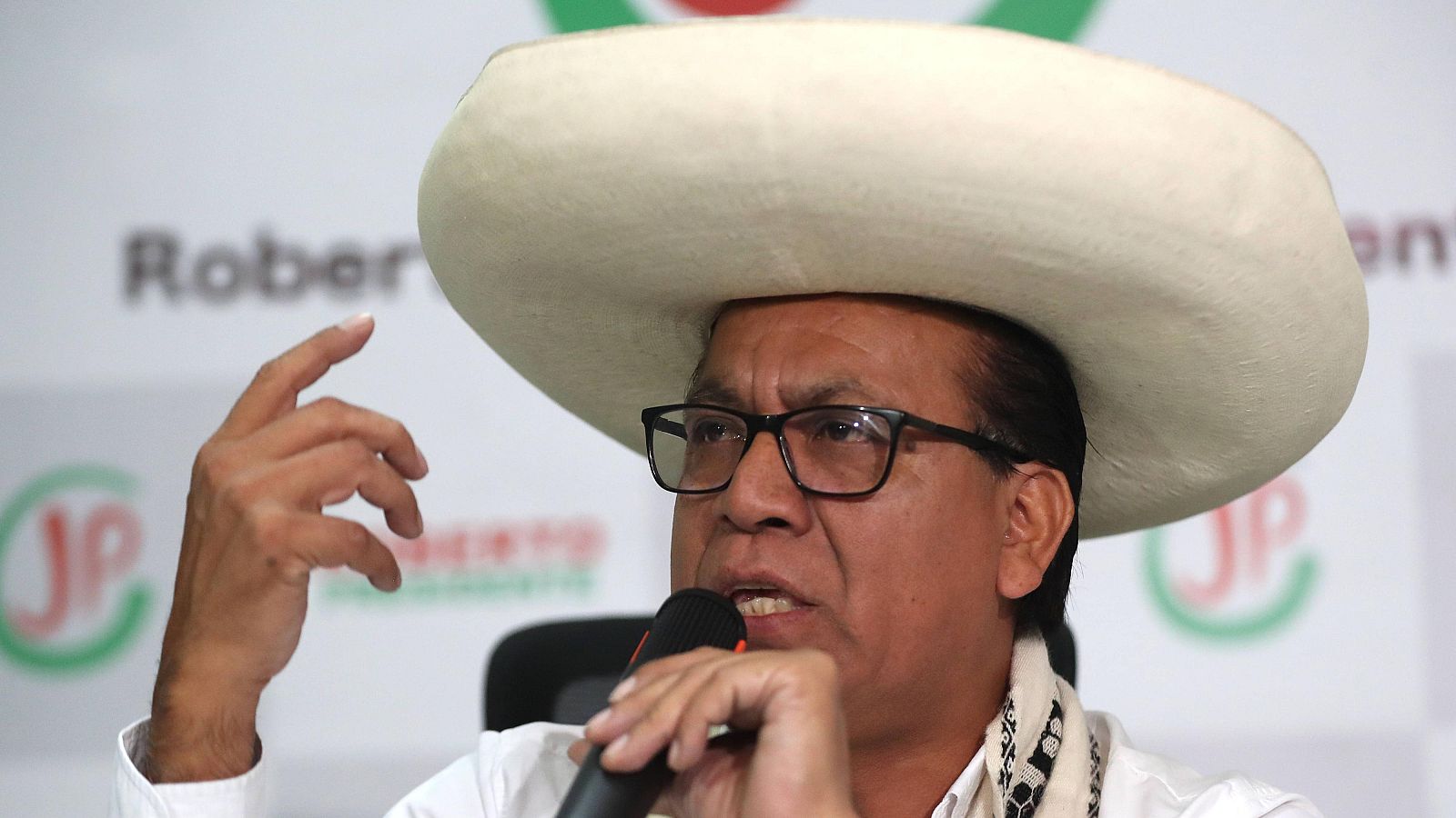 Juntos por el Perú y Roberto Sánchez: “Pero el cadáver ¡ay! siguió muriendo”
