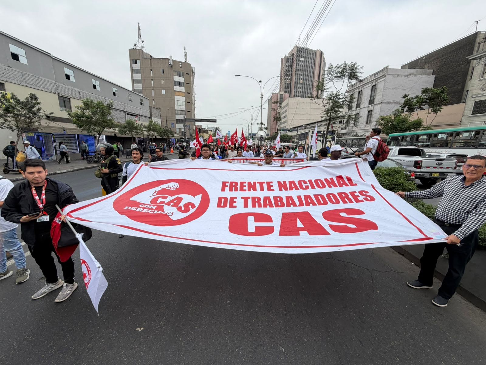 Frente CAS exige al Congreso respetar pago del 100% de gratificaciones y CTS conforme a Ley 32563