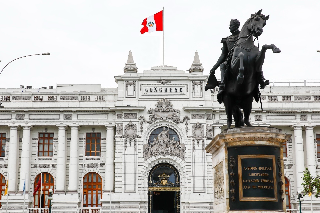 Criticable: a pocos días de irse, 23 congresistas viajaron al exterior con fondos del Legislativo