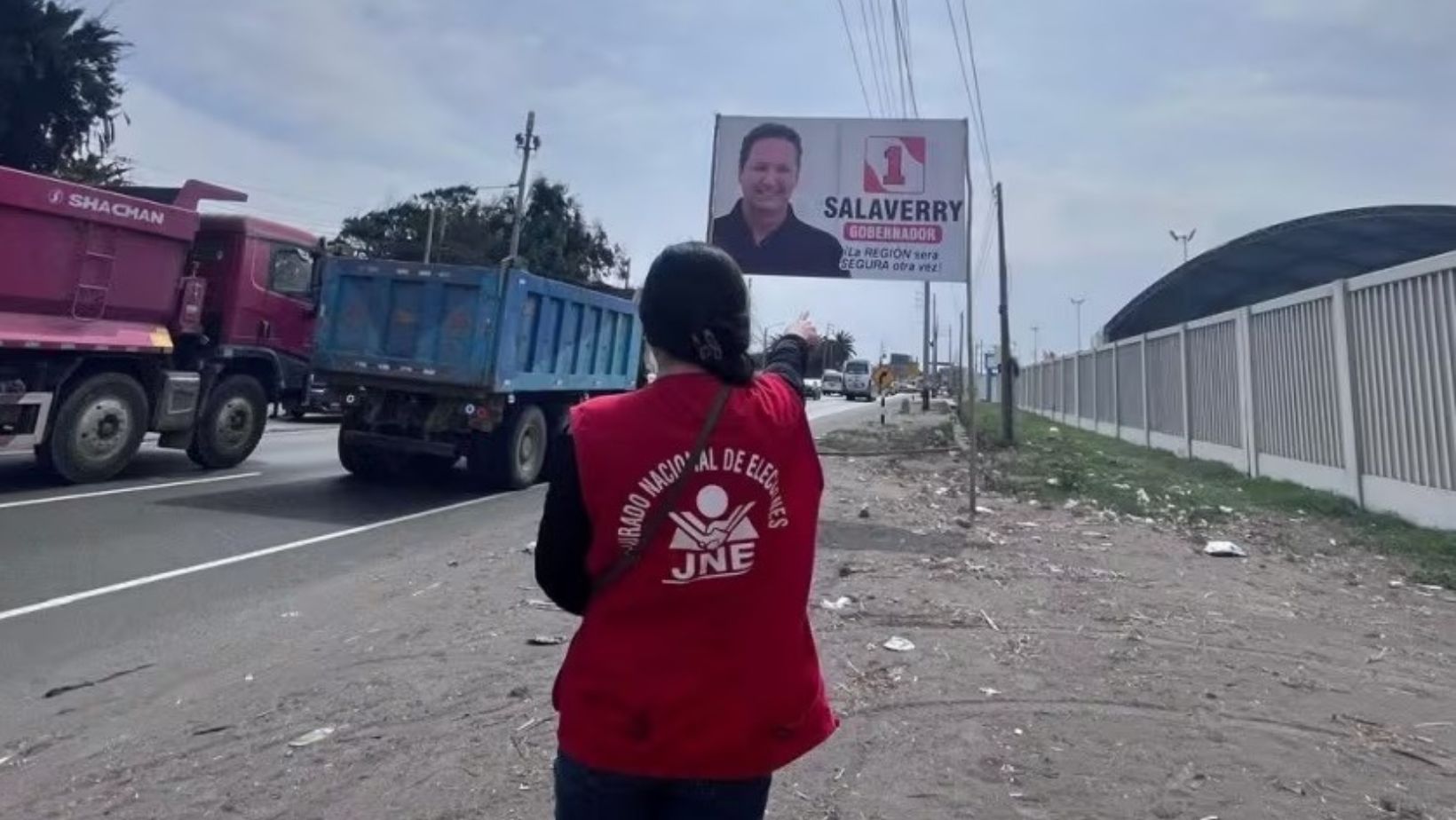 La Libertad: Jurado investiga a Daniel Salaverry por instalar paneles proselitistas sin autorización