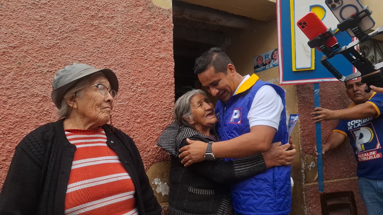 ROBERT DE LA CRUZ ANUNCIA QUE TRUJILLO TENDRÁ SU PRIMER MIRADOR TURÍSTICO CON TELEFÉRICO EN EL CERRO PESQUEDA