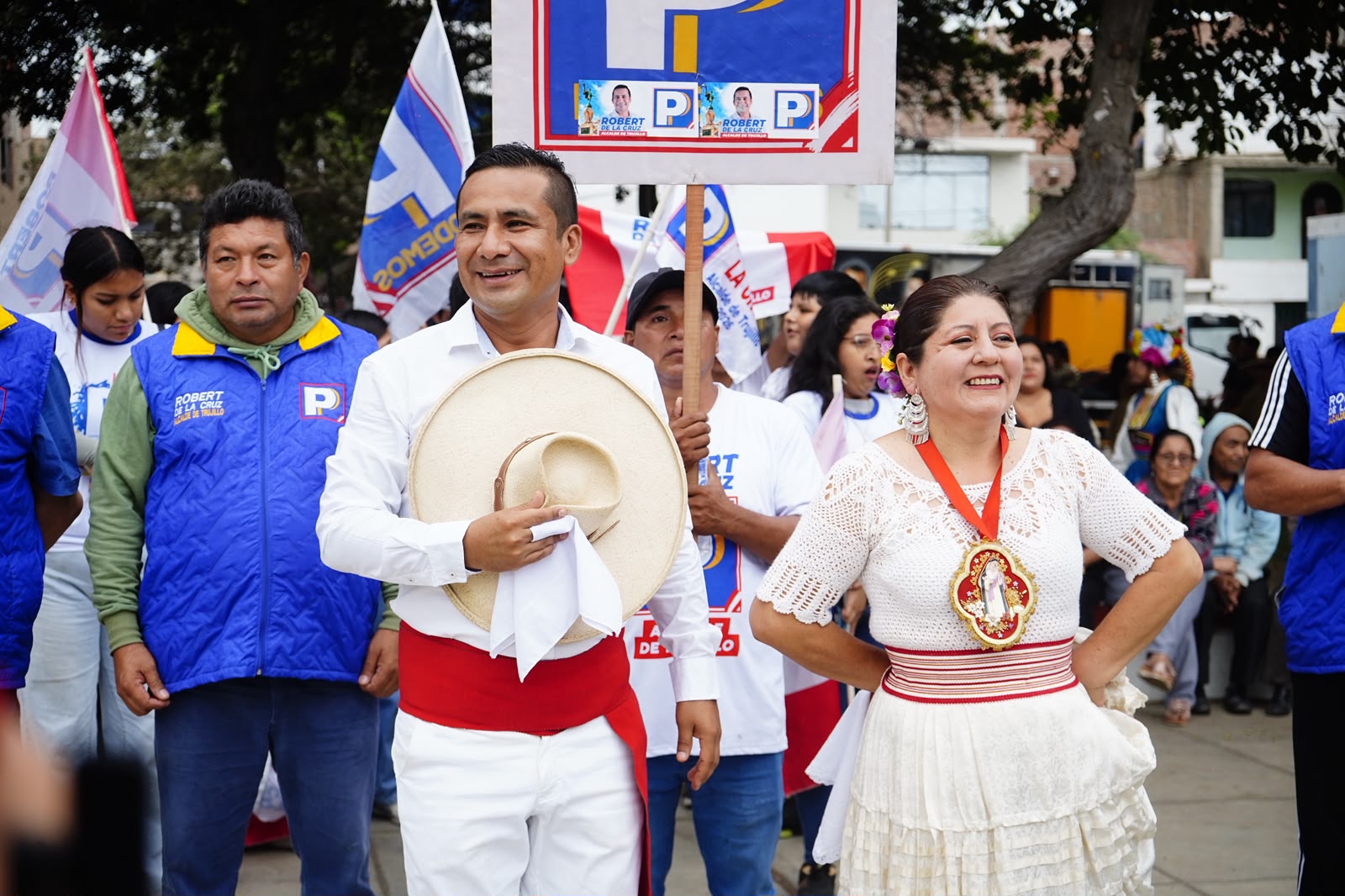 CANDIDATO A LA ALCALDÍA DE TRUJILLO ANUNCIA TODO EL APOYO A ARTISTAS Y GESTORES CULTURALES