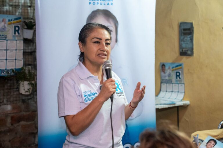 Paty Bolaños lleva su propuesta de renovación a vecinos de Torres Araujo