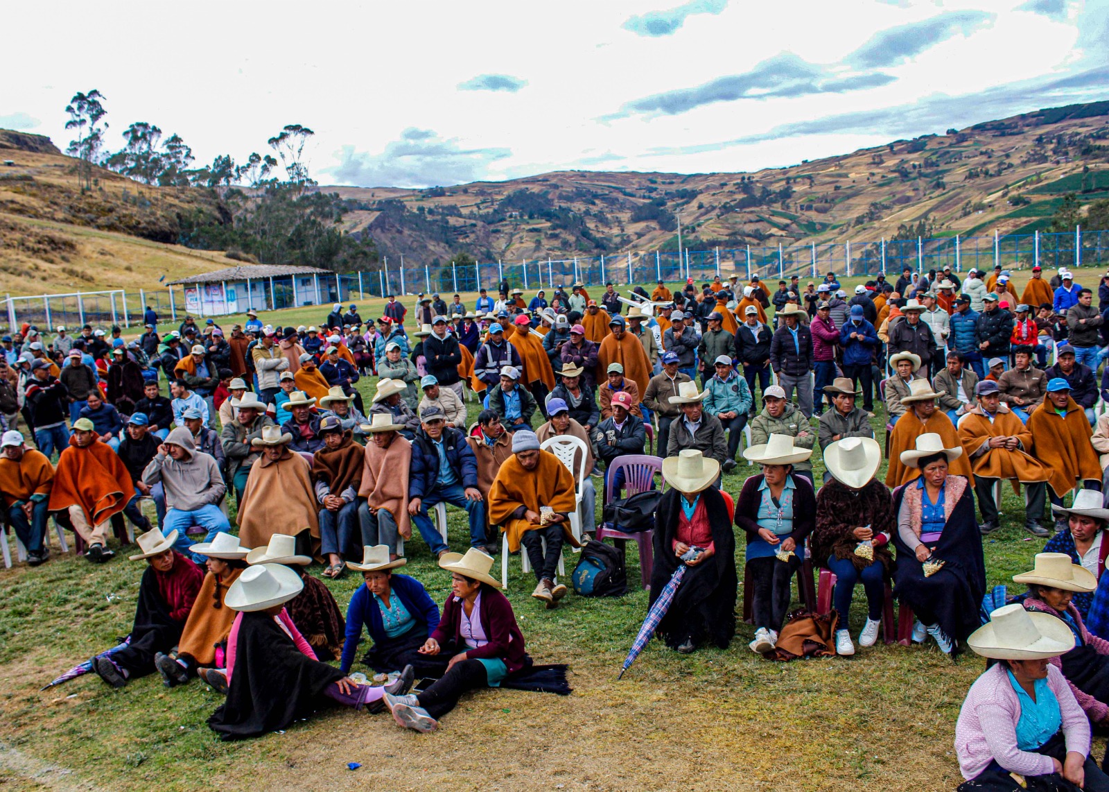 REUNIÓN MASIVA ANTE AMENAZA DE CONTAMINACIÓN AMBIENTAL POR MINERÍA INFORMAL EN LA LAGUNA SAN LORENZO EN BARRO NEGRO