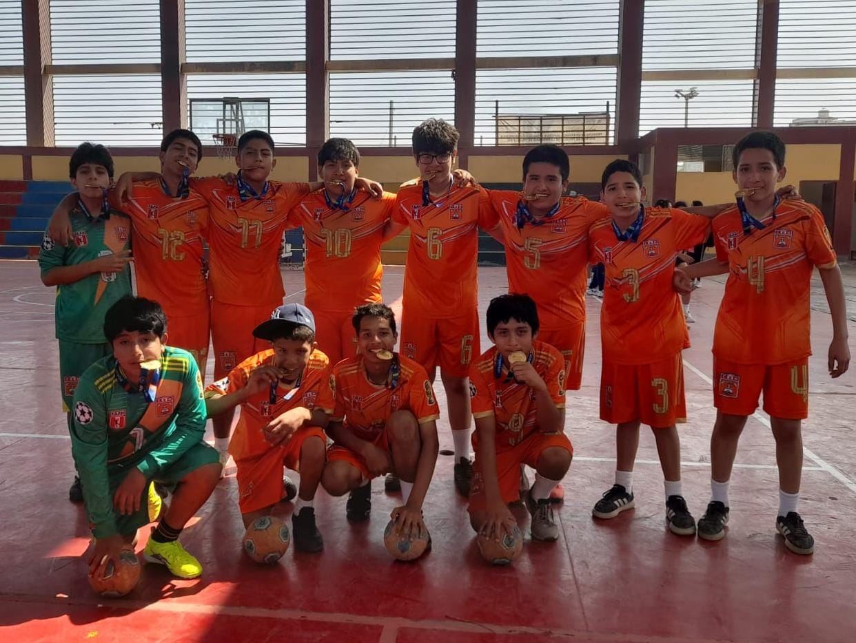 LA LIBERTAD: COLEGIO GUSTAVO RIES CAMPEONÓ EN HAMDBALL