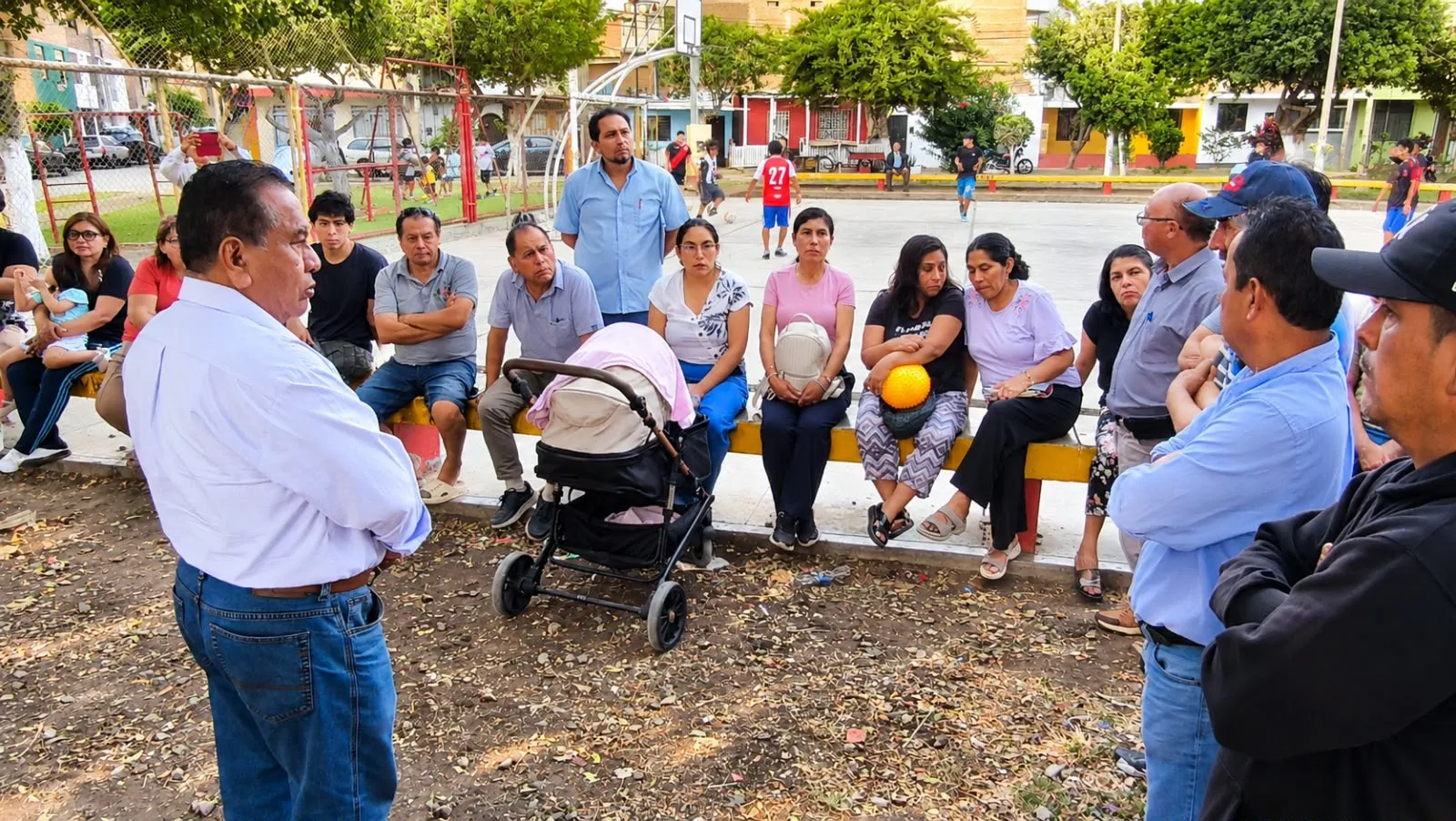 VÍCTOR LEÓN REGRESA A LOS JAZMINES Y RECUERDA LA GESTIÓN QUE CONTRIBUYÓ A TRANSFORMAR ESTE SECTOR DE TRUJILLO