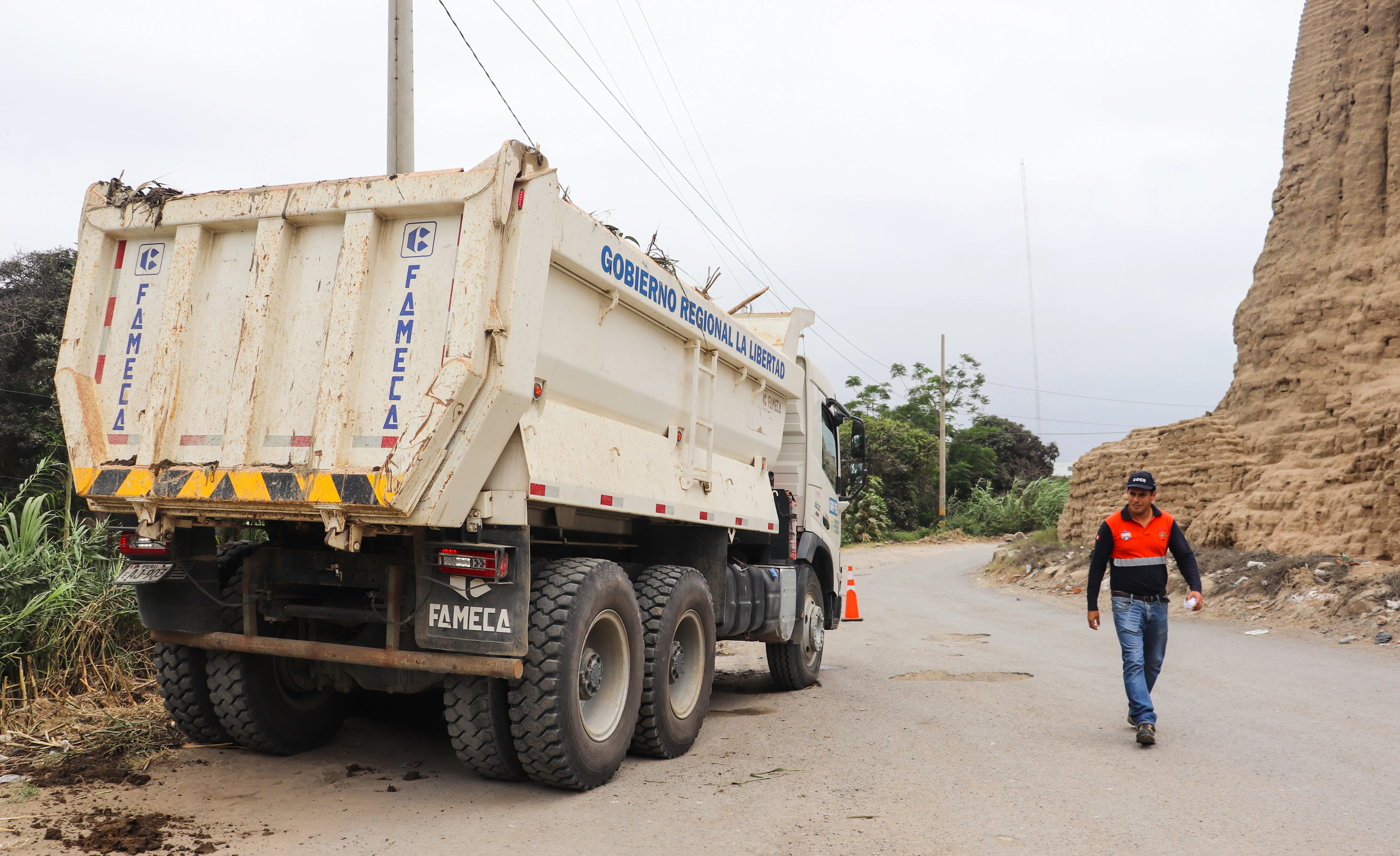 MOCHE: INICIAN LIMPIEZA DEL CANAL EN EL SECTOR JUSHAPE
