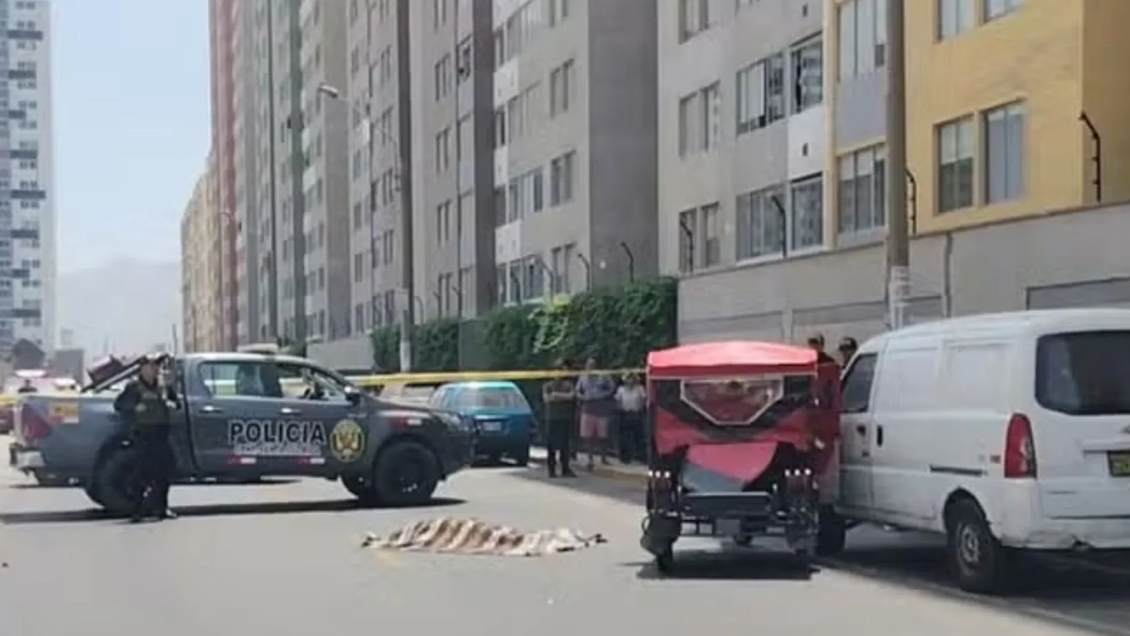 ¡Defensa propia! Policía abate a ladrón de autopartes que quiso atropellarlo 