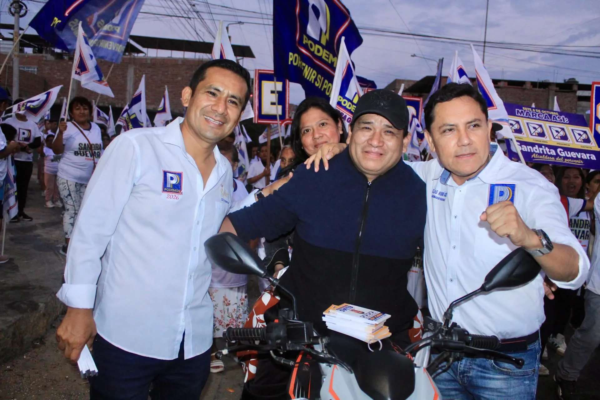 ROBERT DE LA CRUZ RECIBE RESPALDO DE LOS TERRITORIOS VECINALES DE TRUJILLO