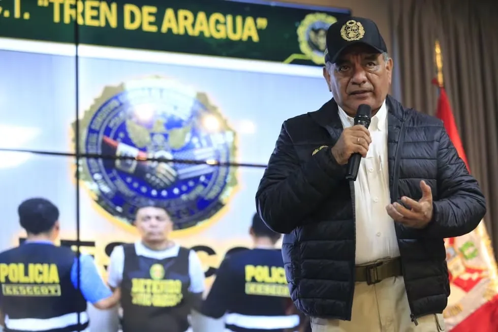 Presentan moción de censura contra César Astudillo, ministro del Interior