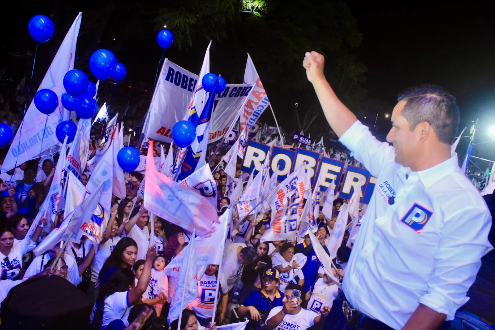 ROBERT DE LA CRUZ CERRÓ CAMPAÑA RUMBO A ALCALDÍA DE TRUJILLO CON MULTITUDINARIO MITIN