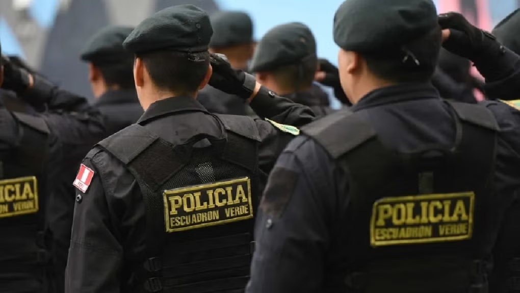 Condenan a comandante y tres policias acusado de pedir coima tras amenazar con "sembrar" droga a joven