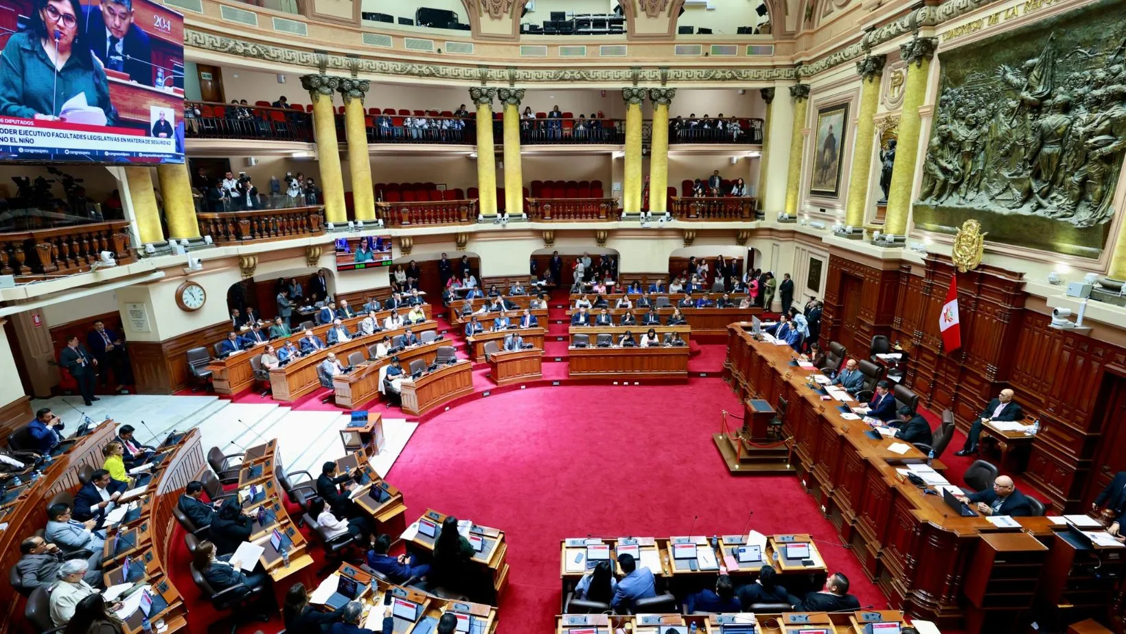 Pleno de Diputados aprueba facultades al Ejecutivo en seguridad ciudadana y Fenómeno El Niño