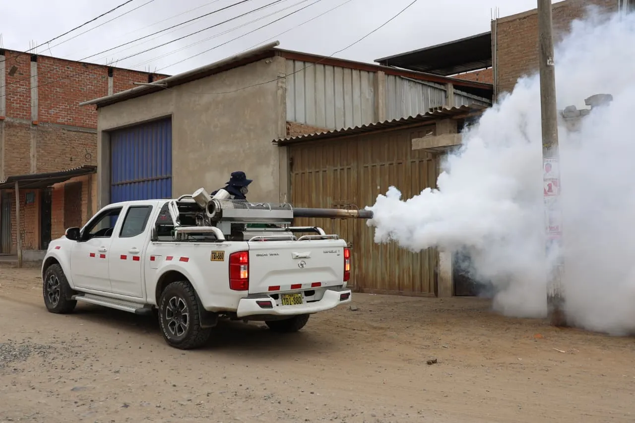 GERESA LA LIBERTAD INICIA CAMPAÑA INTENSIVA DE FUMIGACIÓN EN ALTO TRUJILLO PARA FRENAR LA CADENA DE TRANSMISIÓN DEL DENGUE