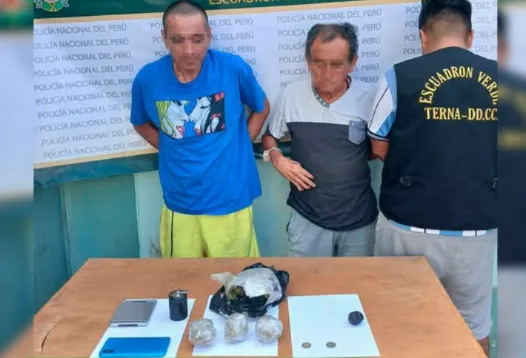 Detienen a adulto mayor y a hombre por tener marihuana y balanza ante aparente distribución 